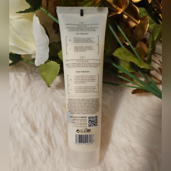 SYMBIOSIS London Enlightening & Exfoliating Cleansing Gel - Picture 2 of 3